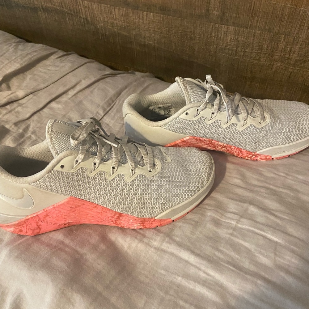 Used Nike Women’s Metcon 5 Pink and Gray